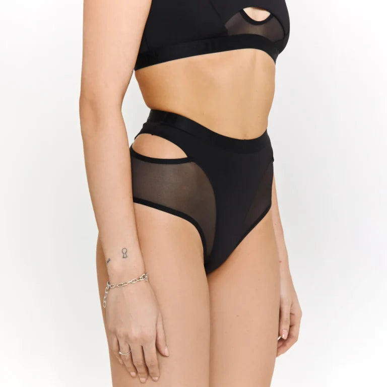 High-waisted Shorts – Black Candy