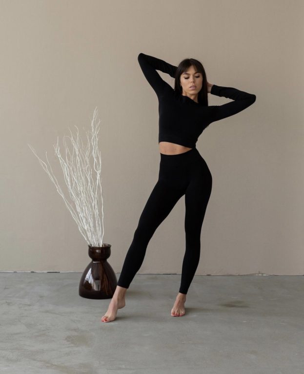 Seamless Long Sleeve Crop Top Black