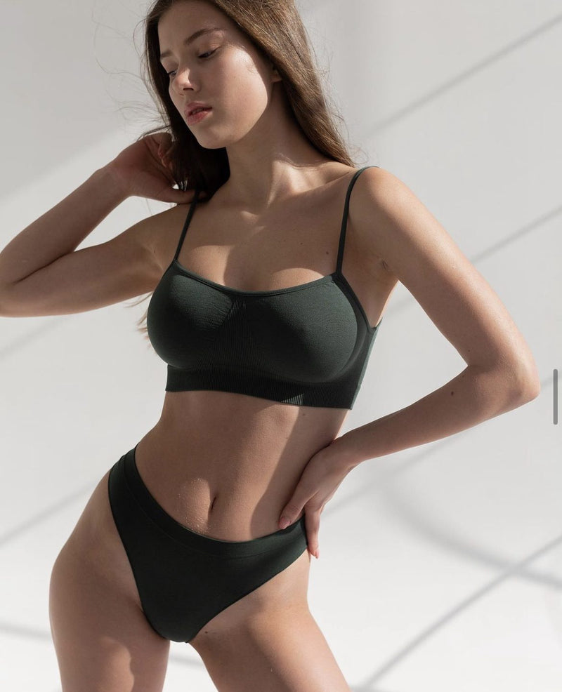 Seamless thong Khaki