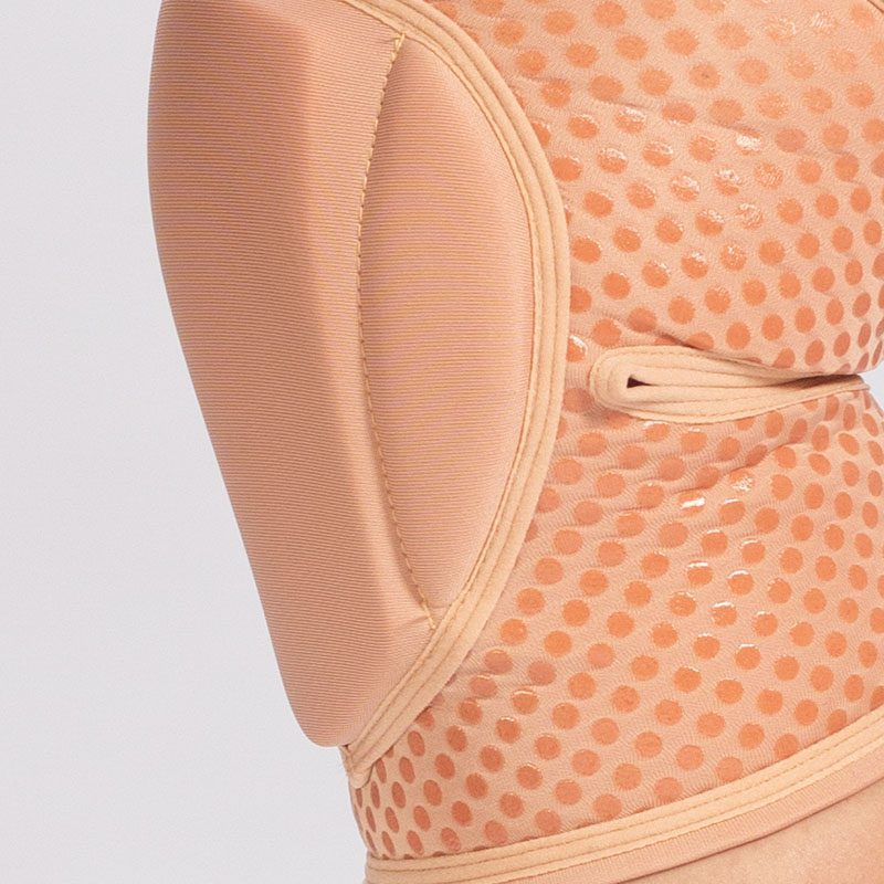 Grippy knee pads – Nude-Latte